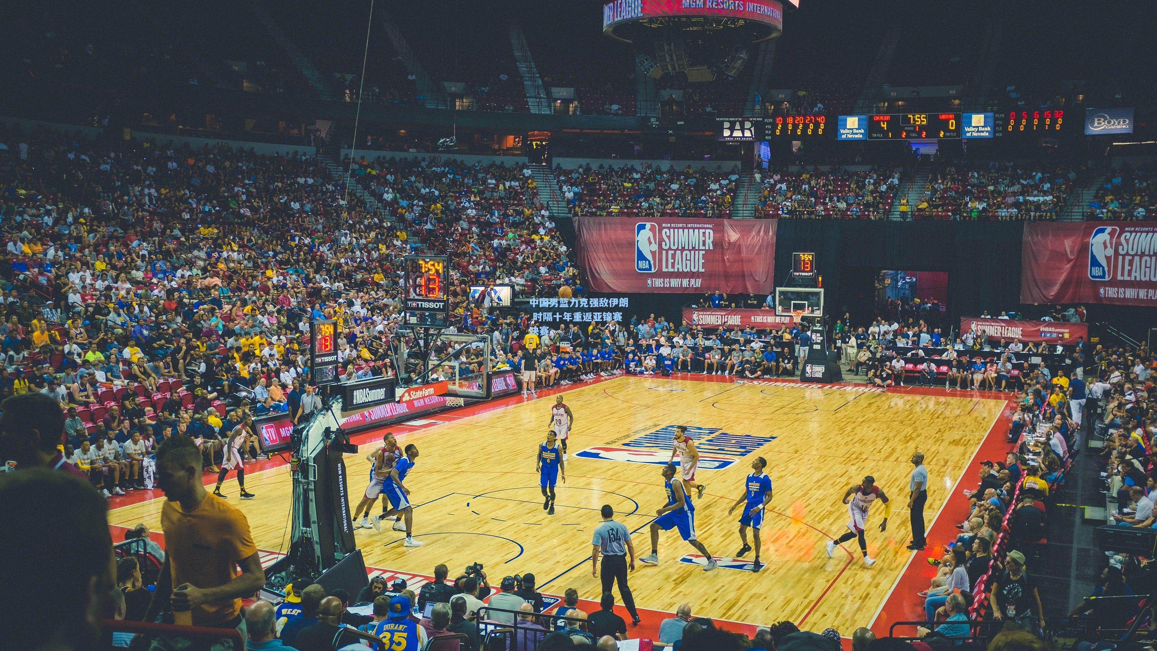 中国男篮力克强敌伊朗 时隔十年重返亚锦赛决赛